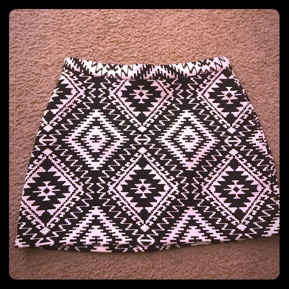 Topshop Dresses & Skirts - Topshop  print skirt Aztec skirt white skirt